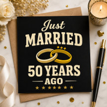 Tarjeta dorada de celebración de recién casados ha