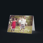 Festiva Tarjeta fotográfica de guión de saludo de temporad<br><div class="desc">Tarjeta de vacaciones de personalizable con copos de nieve y caprichos. Artículos similares están disponibles en mi tienda.</div>