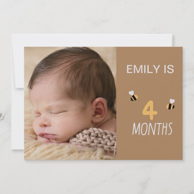 Festiva tarjeta marrón 2 meses de bebes lindas con foto (Anverso)