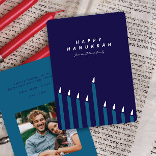 Festiva Tarjeta moderna de Hanukkah con velas Navy y Teal 