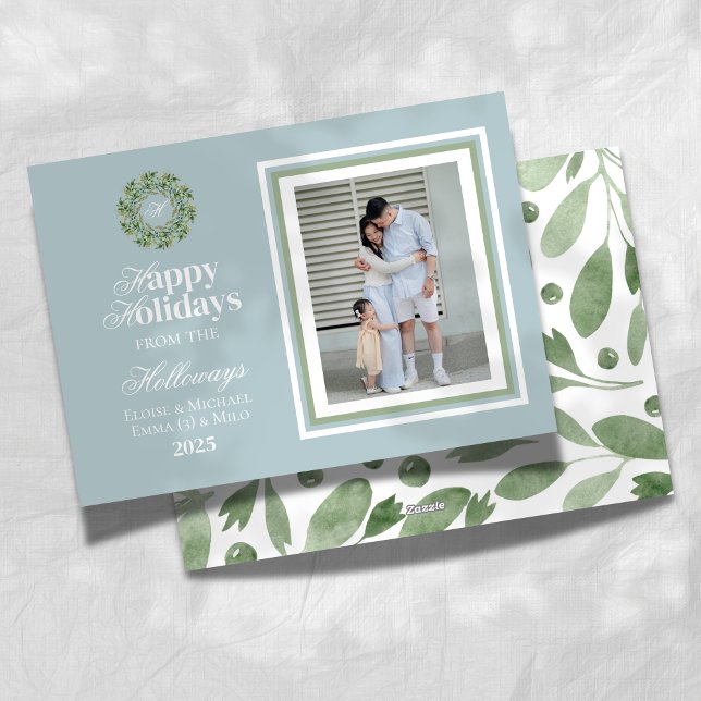 Festiva Tarjeta plana de vacaciones con monograma en guión (Celebrate the holiday season with this elegant blue and green holiday card!)