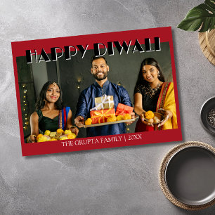 Festiva Tarjeta tradicional de Diwali feliz en rojo carmes