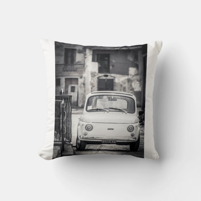 Fiat 500 en Italia, almohada clásica del coche, (Anverso)