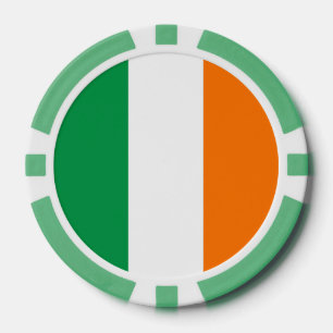 Fichas de póker con la bandera de Irlanda