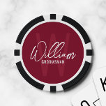 Fichas De Póquer Groomsmen personalizado de escritura moderna de Bo<br><div class="desc">Moderno Minimalista Personalizado Monograma y Regalos de nombres Este diseño presenta un nombre personalizado en blanco y moderno estilo de letra de escritura a mano y monograma en color rojo burdeos claro sans serif estilo de fuente como fondo, con título en sans modernos blancos estilo de fuente serif, sobre fondo...</div>