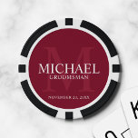 Fichas De Póquer Nombre y monograma de Groomsmen personalizado de B<br><div class="desc">Añade un toque personal a tu boda con fichas de póquer personalizadas. Este diseño presenta el nombre personalizado del groomsman con título y fecha boda en blanco y monograma en rojo burdeos claro como fondo, en estilo serif clásico, con fondo rojo burdeos. También perfecto para el mejor hombre, padre de...</div>