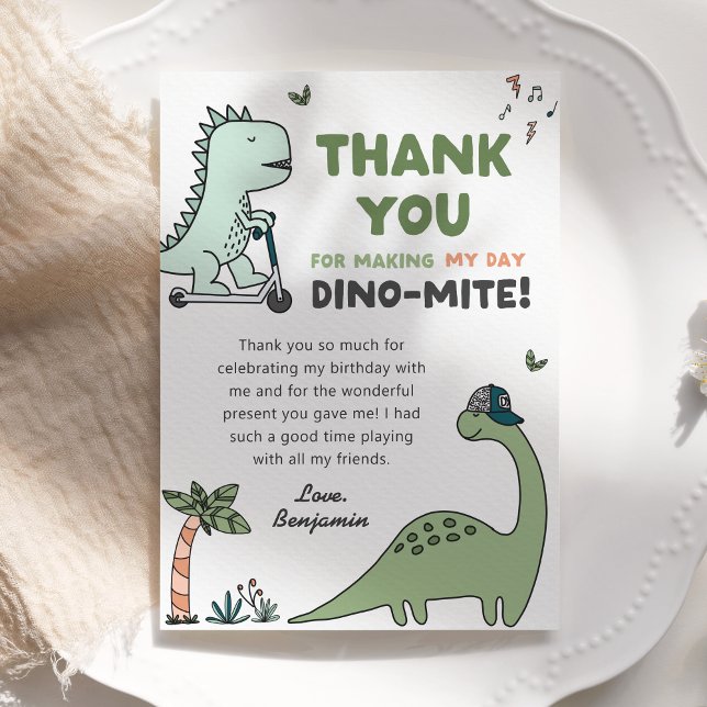 Fiesta de cumpleaños de Dinosaur Tarjeta de agrade (Subido por el creador)