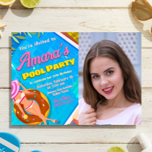 Fiesta en la Piscina - Chica con Invitación de Fot