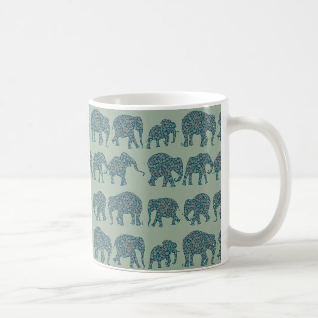 Filas de elefantes de Paisley en una taza verde de (Derecha)