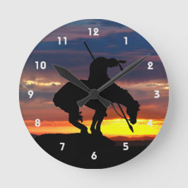 Fin del reloj de pared de silueta de rastro