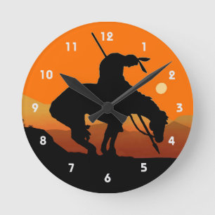 Fin del reloj de pared de silueta de rastro