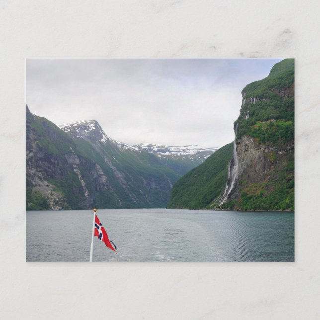 Fiordo de Geiranger con postal de bandera noruega (Anverso)