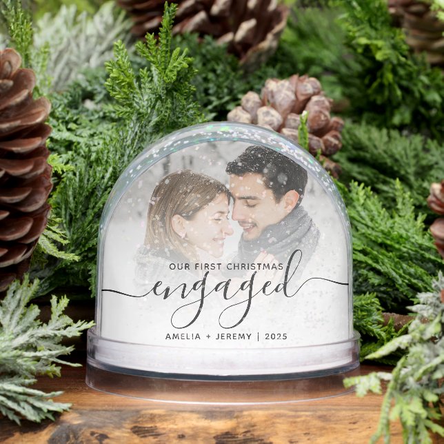 First Christmas Engaged Photo Black Script (Invierno)