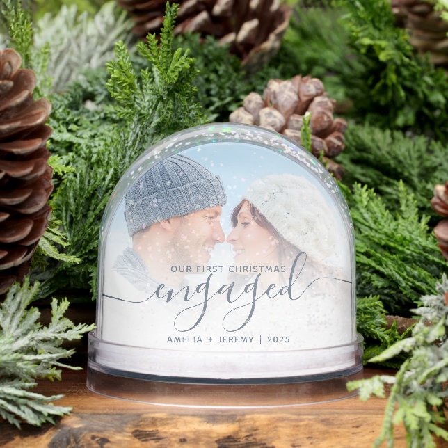 First Christmas Engaged Photo Dusty Blue Script (Invierno)