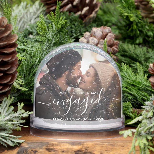 First Christmas Engaged Photo White Script (Invierno)