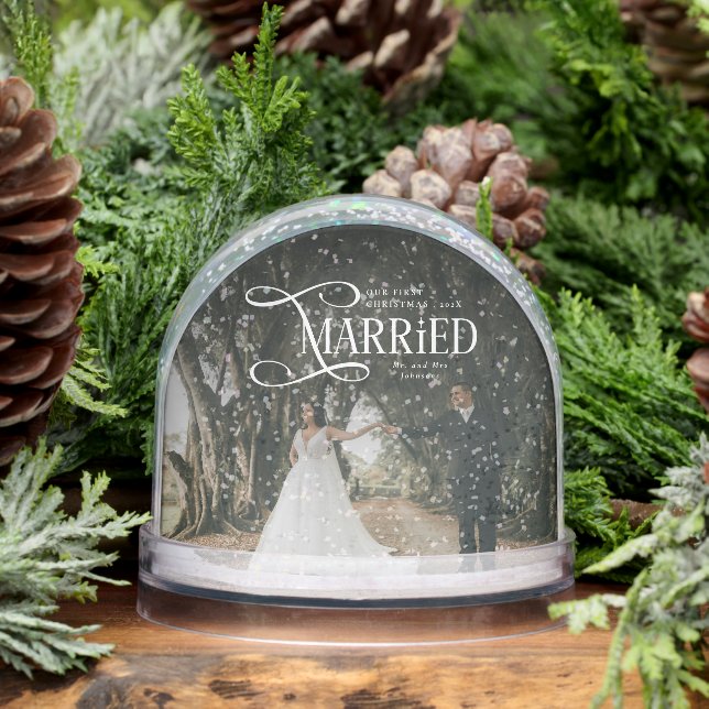 First Christmas Married Mr & Mrs Couples Photo  (Invierno)