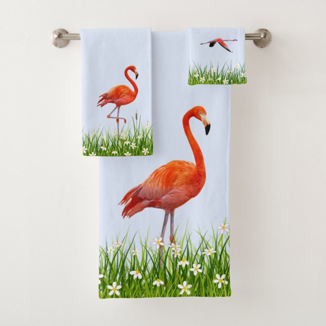 Flamingo rosa y pradera con flores en azul claro (In situ)