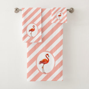Flamingo sobre el juego de toallas de baño de raya