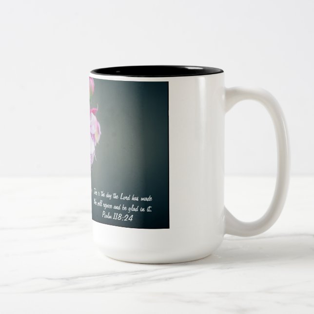 Flor con la taza del verso de la biblia (Derecha)