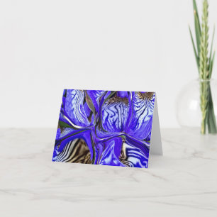 Flor de iris púrpura