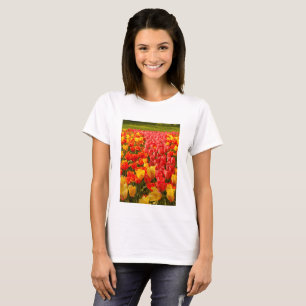 FLORACIÓN DE TULIPANES EN CAMISETA DE MUJER