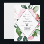 Floral rosa | Invitación de la fiesta sorpresa<br><div class="desc">Este diseño sencillo y elegante presenta un ramo de flores rosadas en el fondo,  con detalles fiestas en el interior de un moderno diseño de diamantes. Campos de texto personalizar para cualquier ocasión. Gráficos ©Crear El Corte</div>