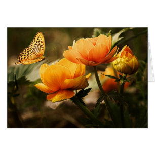 Flores amarillas profundas brillantes con mariposa