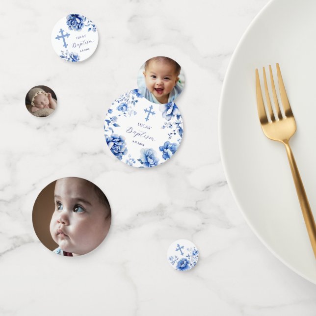 Flores azules mesa de bautismo confetti (Grupo)