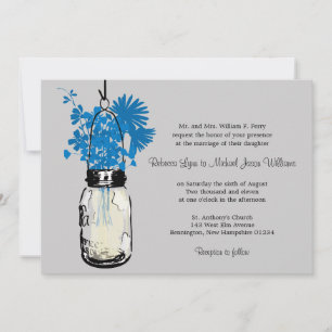 Flores azules silvestres y invitaciones a la boda