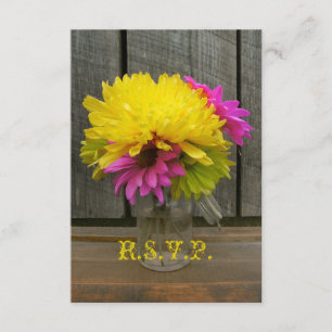 Flores brillantes y bodas de madera de pino RSVP