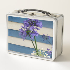 Flores De Alium Blancas Y Malvas Sobre Rayas