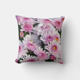 Flores de crisantemo rosa tiran almohada