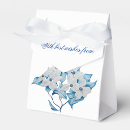 Flores de dogwood en una caja de favores