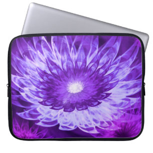 Flores de fantasía moradas en la bolsa electrónica