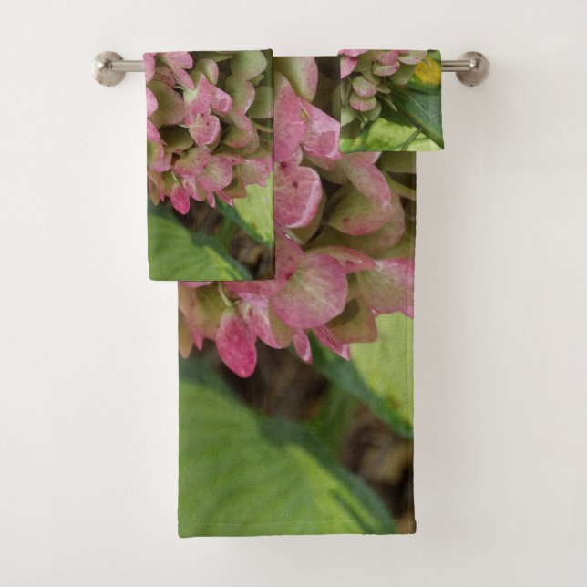 Flores de Hortensia de Otoño con Hojas Doradas de  (In situ)