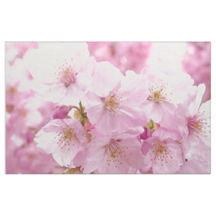 Flores de la flor de cerezo que cosen la tela