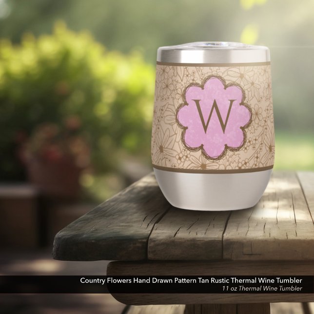 Flores de país: Monogramado Tan y Rosa (Country Flowers Wine Tumbler with Hand Drawn Rustic Floral Pattern & Distressed Soft Pink Monogram)