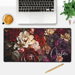 Flores de papel coloridas y modernas nombre person<br><div class="desc">Flores de papel coloridas modernas caligrafía Script Personalized Name Desk Mat presenta flores de papel de color burdeos, rojo, violeta, crema y verde con su nombre personalizado en un elegante guión moderno de caligrafía. Perfecto regalo para la familia y amigos por cumpleaños, Navidades, Día de la Madre, abuelos, hermana, esposa,...</div>