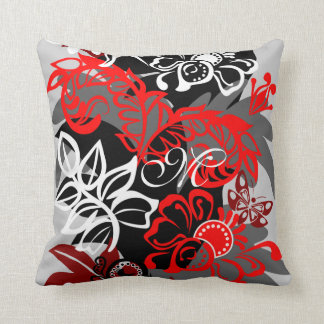 Flores del damasco, mariposas y almohada del
