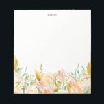Flores del melocotón con la libreta del follaje<br><div class="desc">Añada el brillo y chispee a su oficina con esta libreta floral. Ofrece las flores del melocotón de la acuarela con las falsas hojas del efecto metalizado de oro.</div>