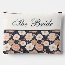 Flores Elegantes en Bolsa de Maquillaje de Novia A