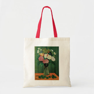 Flores en una bolsa verde