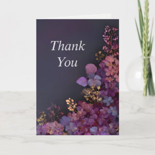 Flores mixtas en tarjeta de agradecimiento negra