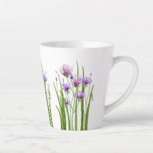 Flores moradas y tazas de cerdo