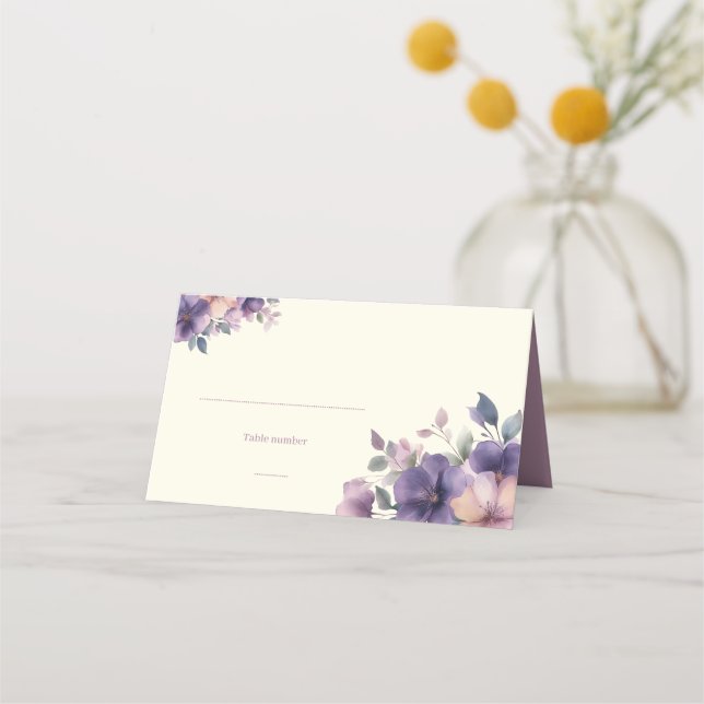 Flores puras y rosas en la tarjeta de lugar plegad (Anverso)