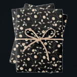 Flores Remolinos Hojas sobre Negro<br><div class="desc">Flores blancas y hojas sobre negro giran alrededor de estas láminas de papel de regalo - ideales para envolver regalos en cualquier ocasión y también para scrapbooking.</div>