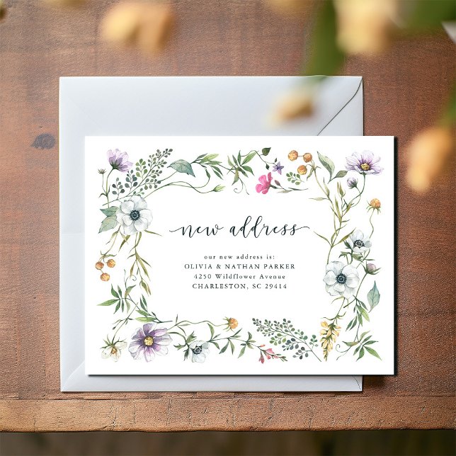 Flores Silvestres Botánicas | Anuncio de Cambio de (A trendy and elegant wildflower design decorates these new address announcement postcards)
