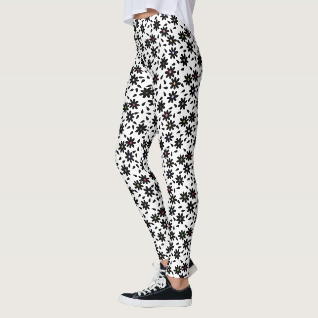 Flour-sack Inspired Black and White Leggings (Izquierda)