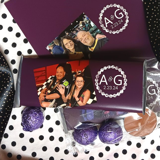 Flyer Cuchillo de la barra de la barra de los dulces de  (plum purple wedding candy bars, personalized couples names on chocolate bar wrappers)