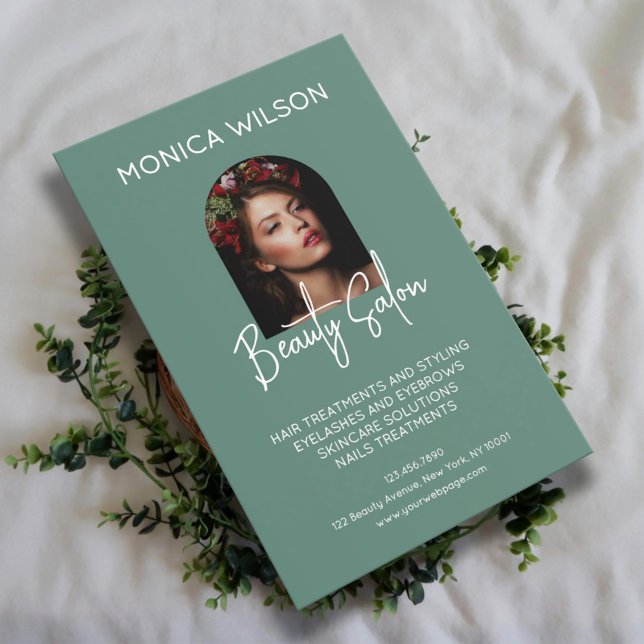 Flyer Elegant minimalist soft green beauty salon (Subido por el creador)